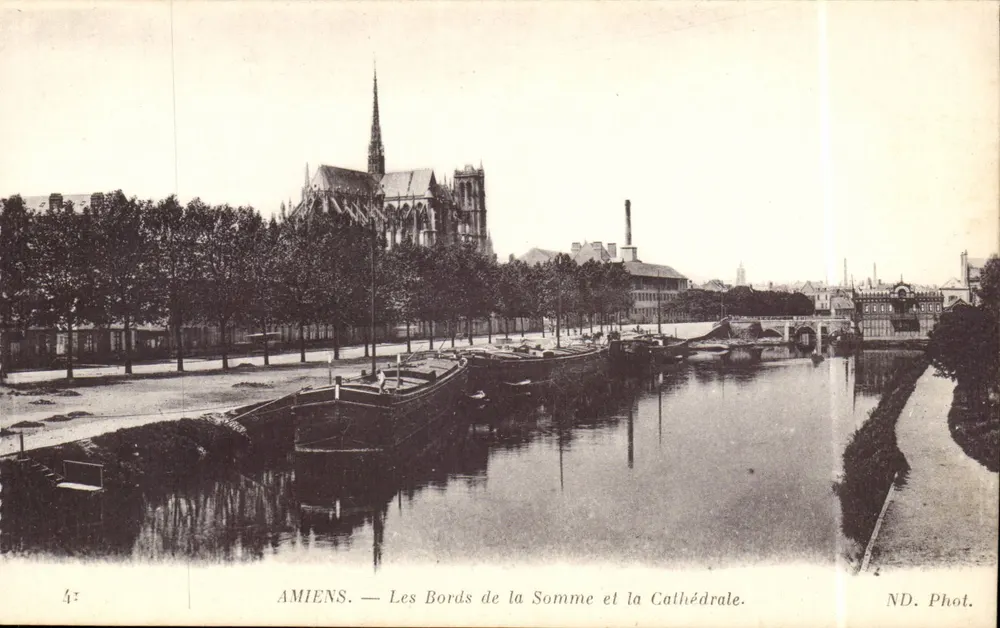 Amiens — Die Ufer der Somme und die Kathedrale — ND. Phot. - Vorderseite