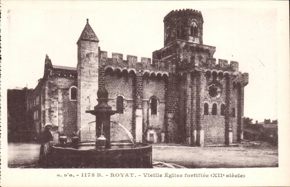 Royat - Alte befestigte Kirche (12. Jahrhundert) — Verleger J. Gontretanges (P.-de-D.) - Vorderseite