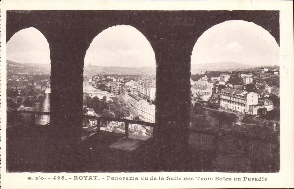 Royat - Panorama vom Salle des Trois Baies in Paradis - Vorderseite