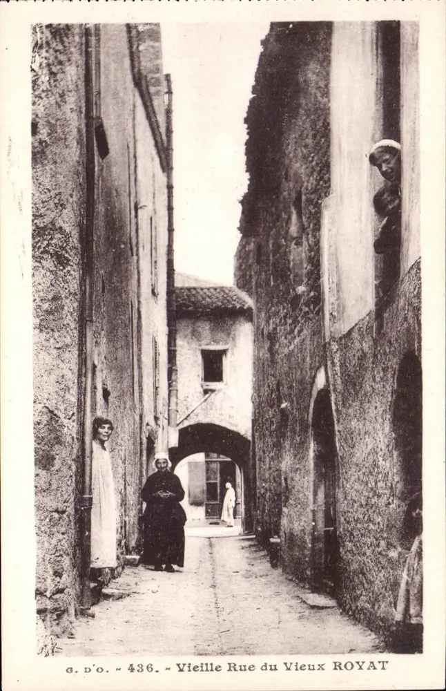 Alte Straße von Vieux Royat — Ansicht einer schmalen Straße mit Einwohnern — Verlag J. Goutifanges, Nr. 436 - Vorderseite