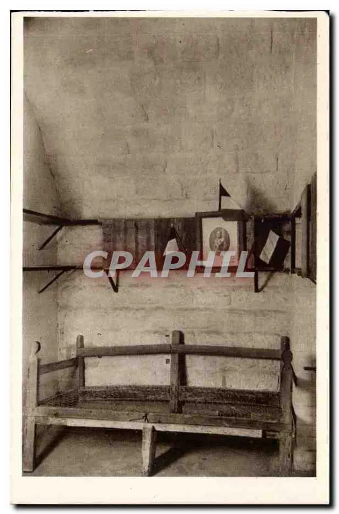 Fort de Vaux — Posto de comando e quarto do comandante Kaynal — seu leito e sua fotografia - Frente