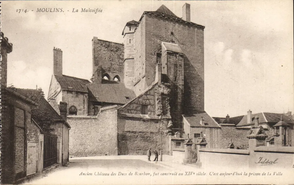 Moulins - A Malcoiffée — Antigo castelo dos Duques de Bourbon, editor Ideal, n° 1714 - Frente