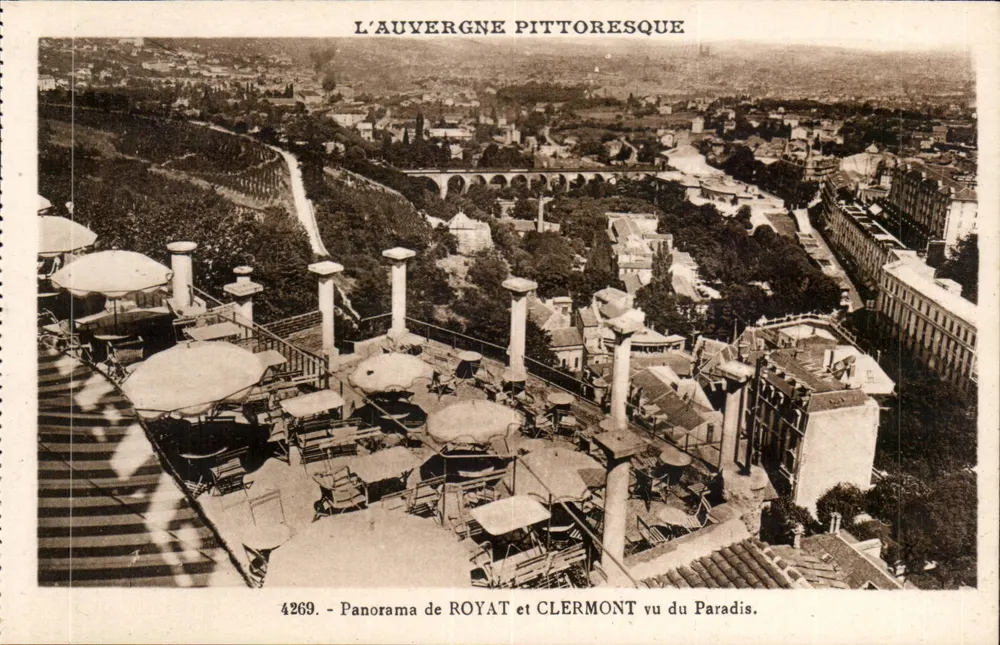 Panorama von Royat und Clermont vom Paradis aus — Die pittoreske Auvergne — Béguin, Avenue J.-H. Buiot - Vichy, n°4269 - Vorderseite