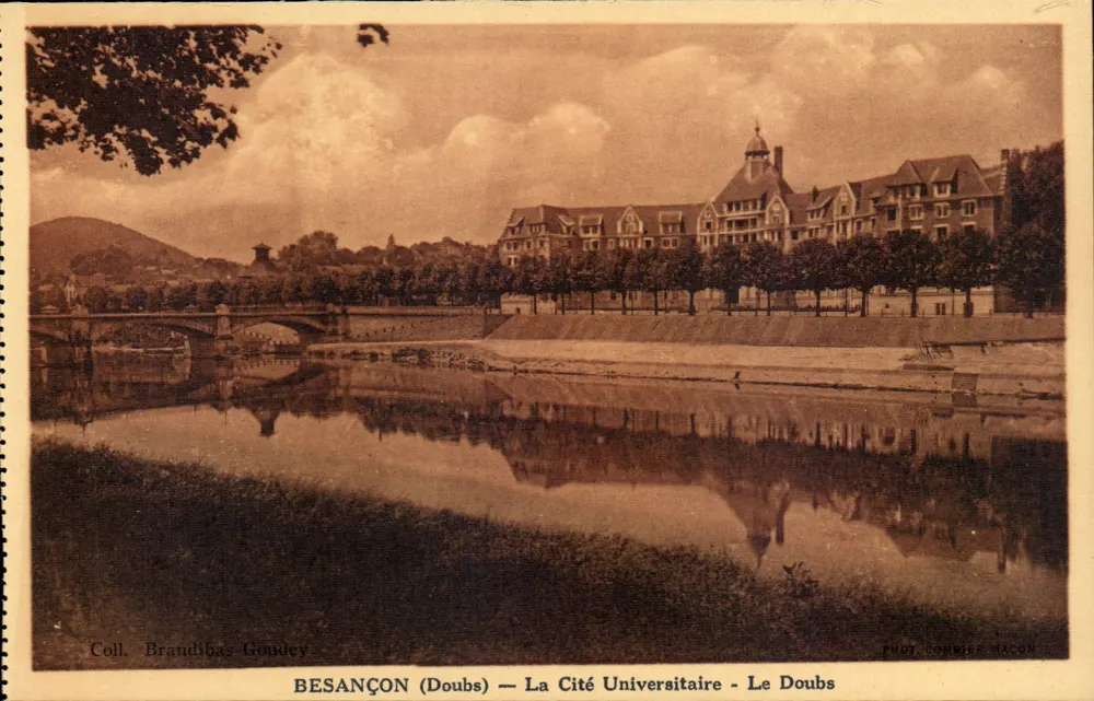 Besançon (Doubs) — A Cidade Universitária — O Doubs — Fot. Combier-Macon - Frente