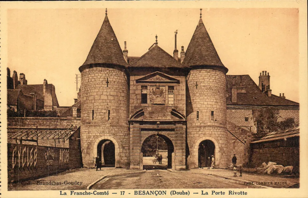 Besançon (Doubs) — La Porte Rivotte — Fot. Combier Macon - Frente