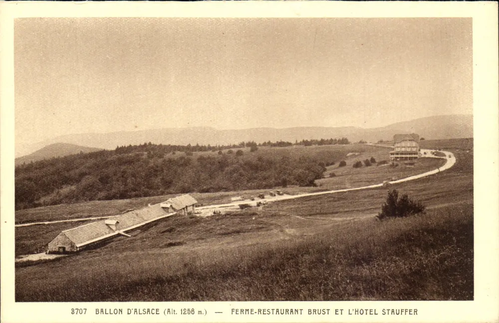 Ballon d'Alsace (Höhe 1258 m.) — Landgasthof Brust und das Hotel Stauffer - Vorderseite