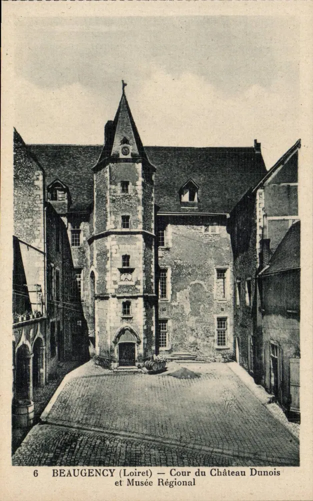 Beaugency (Loiret) — Cour du Château Dunois und Regionalmuseum — Laurent, Buchhandlung (Loiret) - Vorderseite