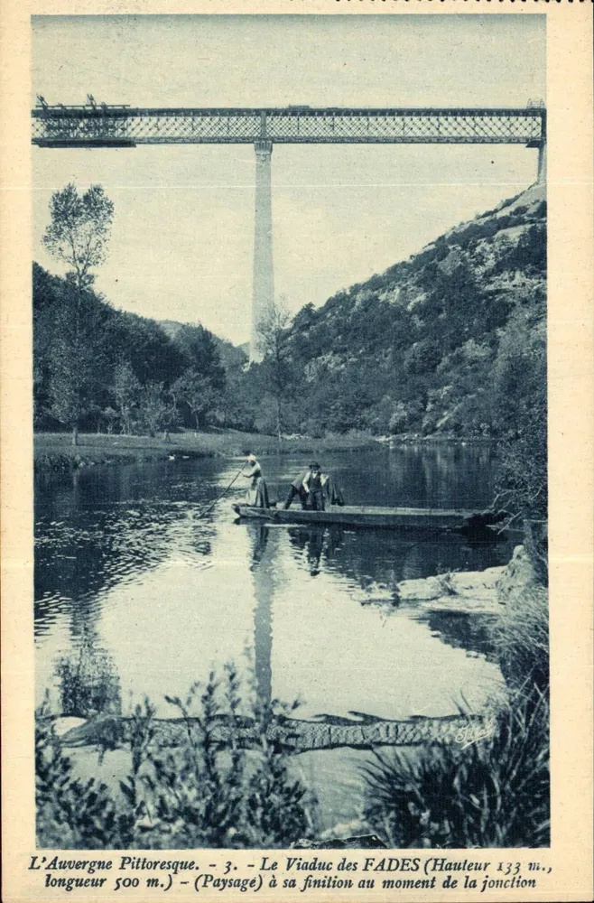 Pittoreske Auvergne - Der Viaduc der FADES (Höhe 133 m, Länge 500 m) bei seiner Fertigstellung während der Verbindung - Vorderseite