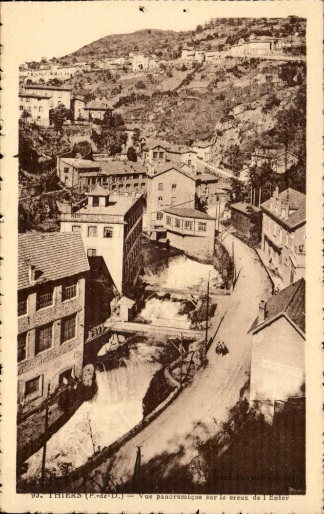 Thiers (P.-de-D.) — Panoramablick auf den creux de l'Enter — Fot. Odaguer-Hagon - Vorderseite