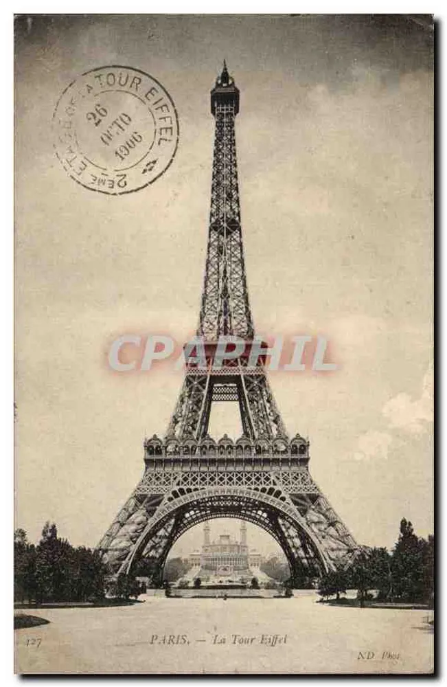 PARIS — A Torre Eiffel — ND Photo - Frente