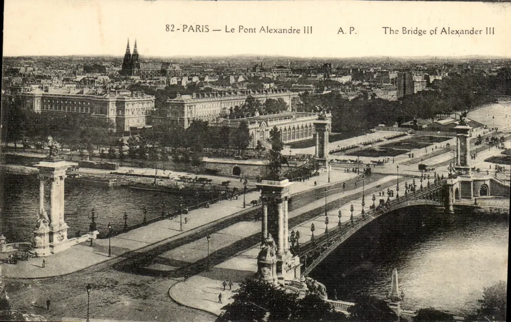 Paris — O Pont Alexandre III — A.P. - Frente