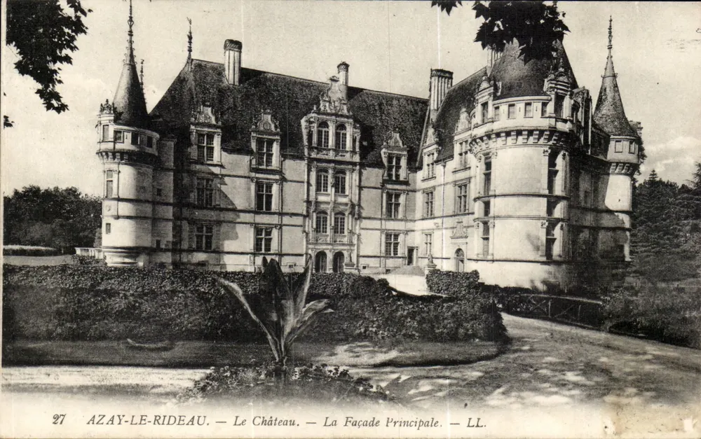 Azay-le-Rideau — O Castelo — A Fachada Principal — LL. - Frente
