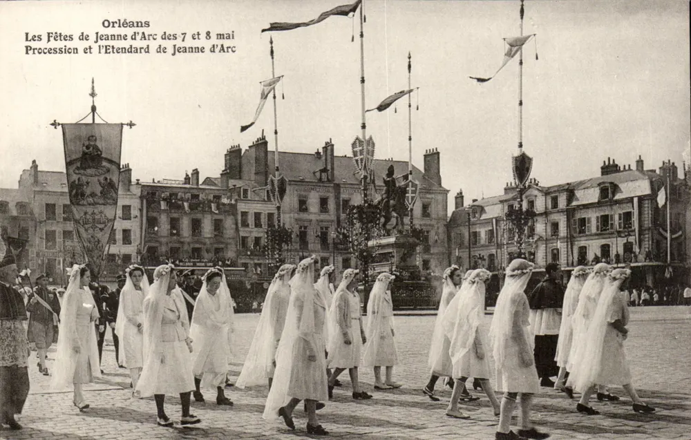 Orléans — Die Feste Joan von Arc am 7. und 8. Mai — Prozession und das Banner Joan von Arc - Vorderseite