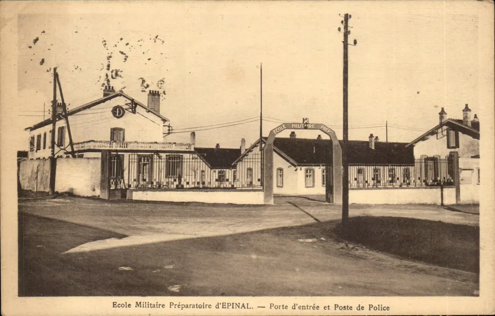 École Militaire Préparatoire d'ÉPINAL — Eingang und Polizeistation - Vorderseite