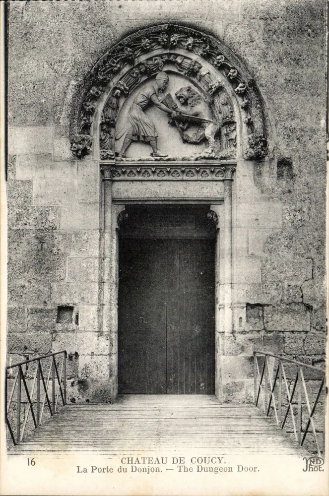 Castelo de Coucy — A Porta do Donzel — JNDHOT - Frente