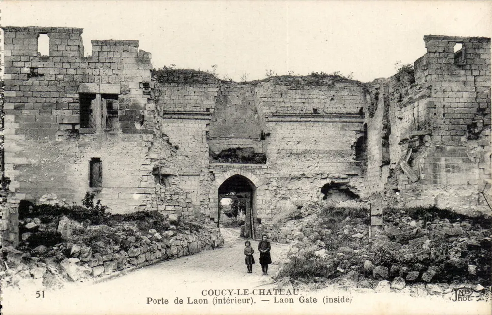Coucy-le-Château — Porte de Laon (intérieur) — J. Roc, n°51 - Recto