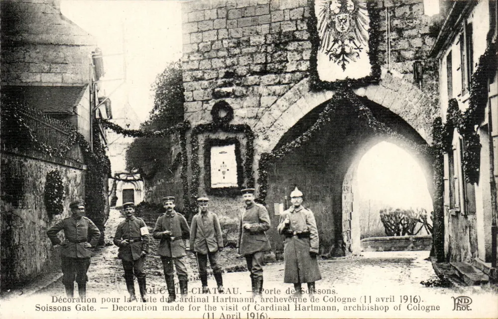 Soissons-Tor — Dekoration für den Besuch des Kardinals Hartmann, Erzbischofs von Köln (11. April 1916) — ND Phot. - Vorderseite