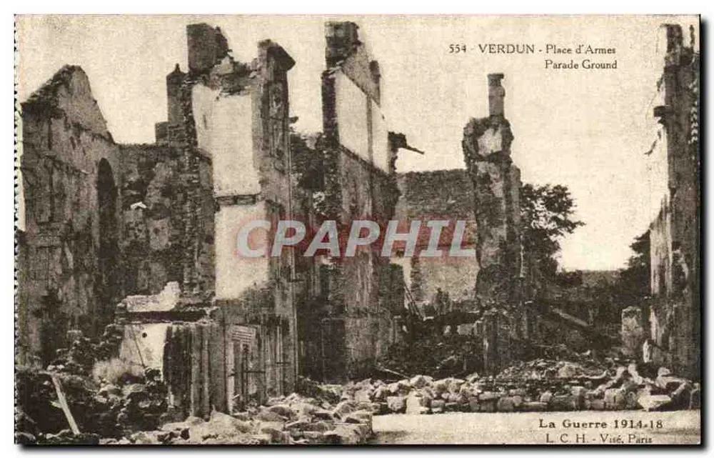 Verdun - Place d'Armes — ruínas após a guerra 1914-18 — L.C.H. - Visé, Paris - Frente