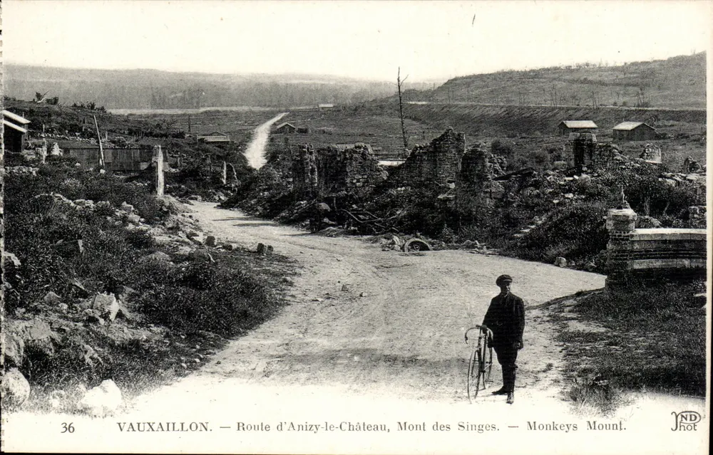 VAUXAILLON — Straße von Anizy-le-Château, Mont des Singes — NETHEN & CORREIL - Vorderseite