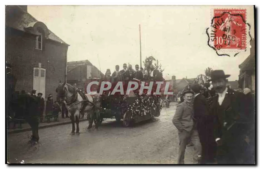 Cérémonie militaire — défilé en chariot à cheval — éditeur inconnu, n° de série non lisible