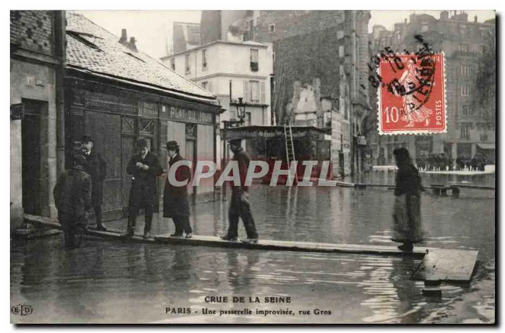 Überschwemmung der Seine — eine improvisierte Brücke, rue Gros — Paris - Vorderseite