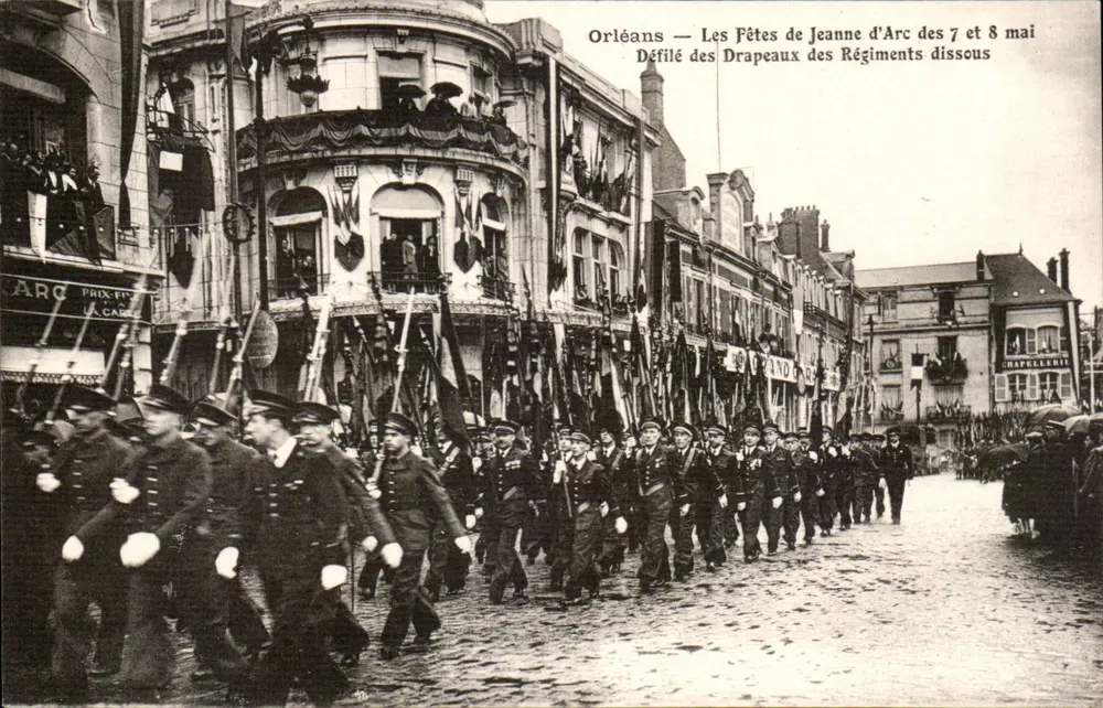 Orléans — Die Fêtes von Jeanne d'Arc am 7. und 8. Mai — Parade der Fahnen der aufgelösten Regimenter - Vorderseite