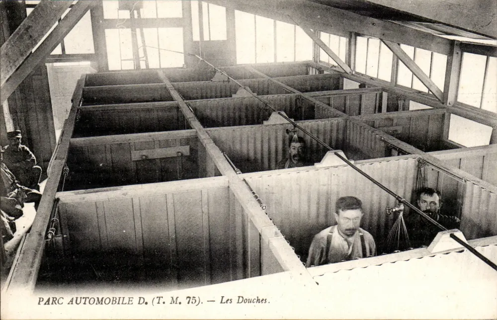 Automobilpark D. (T.M. 75) — Die Duschen - Vorderseite