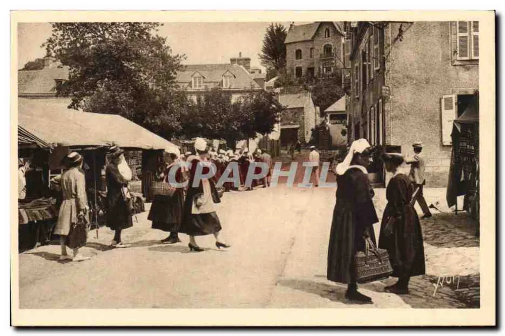 Pont-Aven (Finistère) — La Place du Village — Les Éditions d'Art Yvon, Paris - Recto