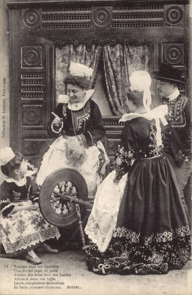 Cena de vida — Mulheres em traje tradicional ao redor de uma epineta — Coleção H. Laurent, Port-Louis - Frente