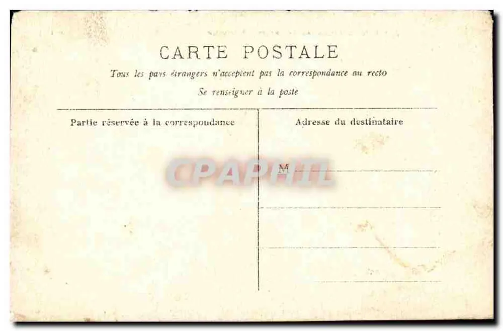 Quatre personnes en costume folklorique — devant une porte sculptée — éditeur A. 3. 71 - Verso