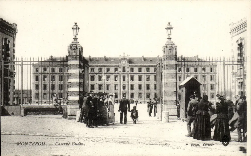 Montargis — Quartel Gudin — P. Drées, Editor - Frente