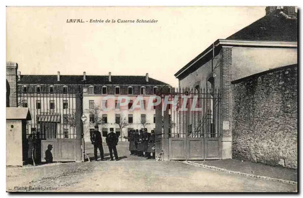 La Vallée - Entrada da Caserna Schneider — Editor: Cluché-Raïnel-Jallier - Frente