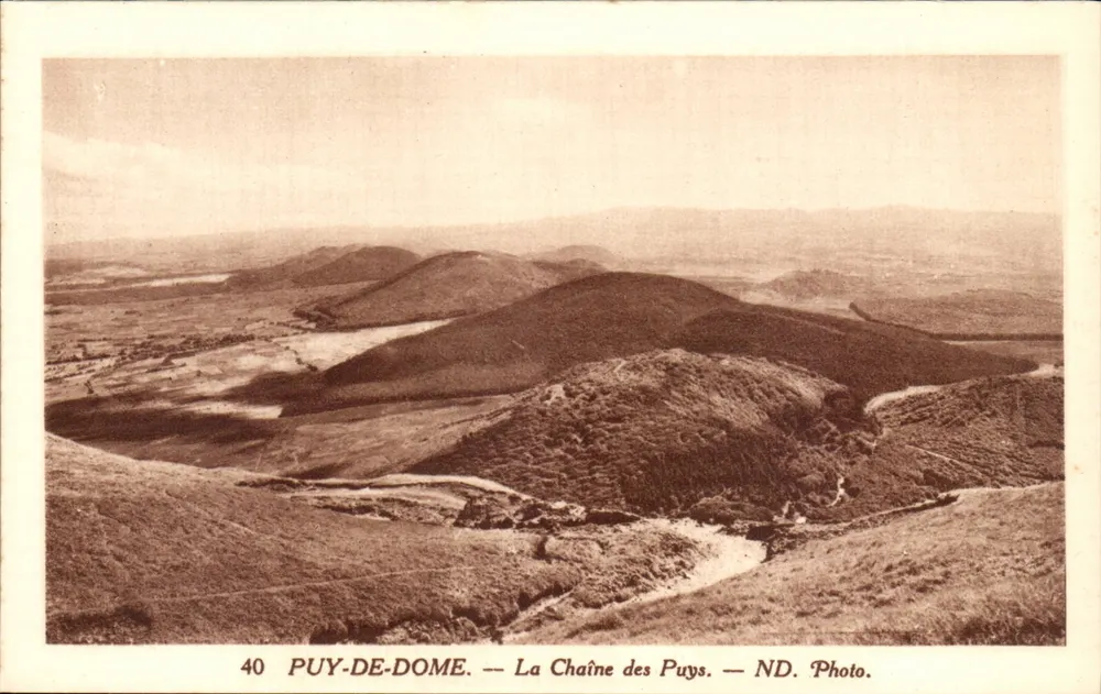 Puy-de-Dôme — De Keten van de Puys — ND. Foto. - Voorkant