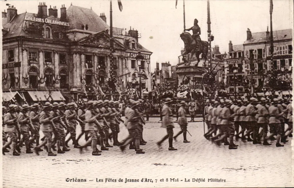 Orléans — Die Feierlichkeiten zu Ehren von Jeanne d'Arc, 7. und 8. Mai — Der Militärparade — L. Lenormand Orléans - Vorderseite