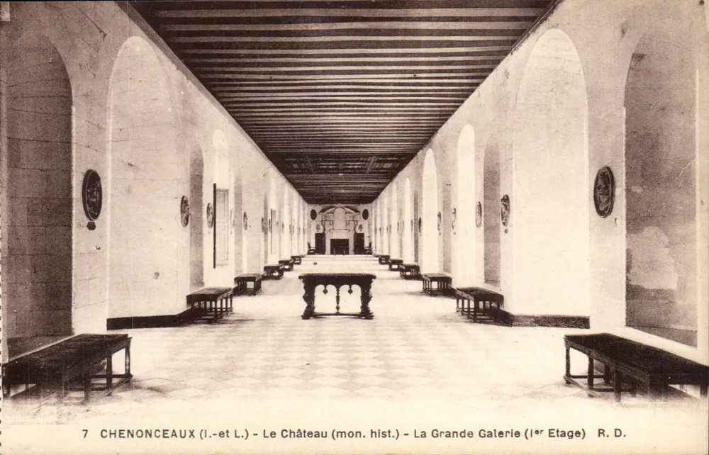 Chenonceaux (Loire-et-Loire) — Le Château (monument historique) — La Grande Galerie (1er Étage) — R.D. - Recto