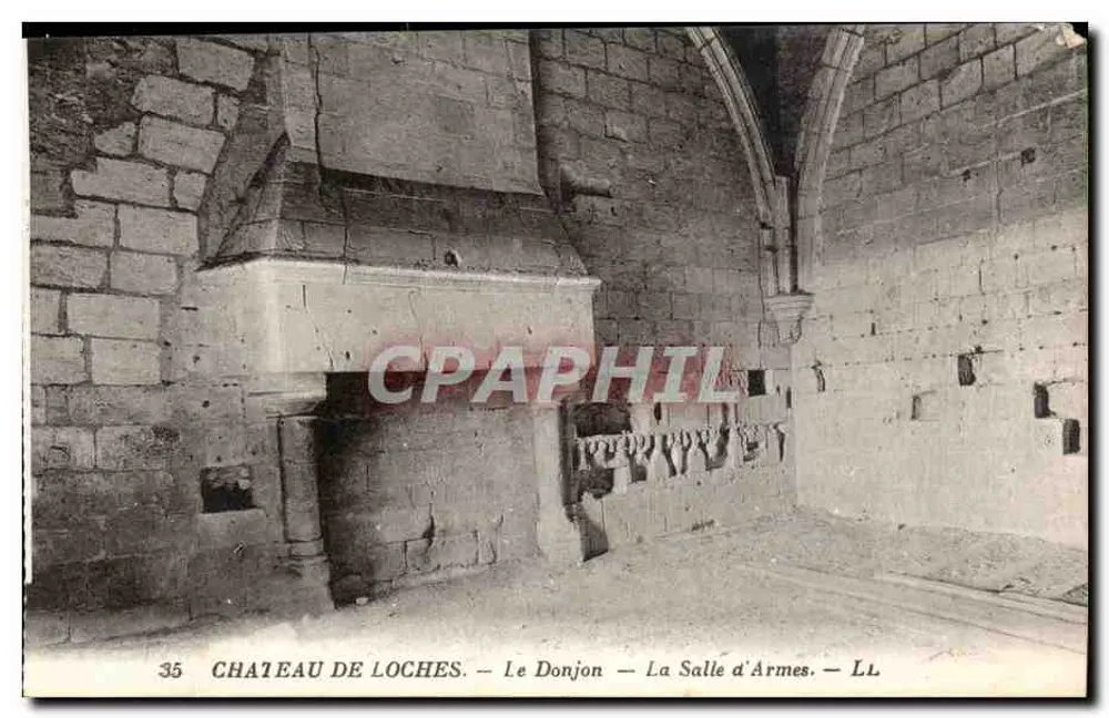 Schloss Loches — Der Bergfried — Die Waffenhalle — LL - Vorderseite
