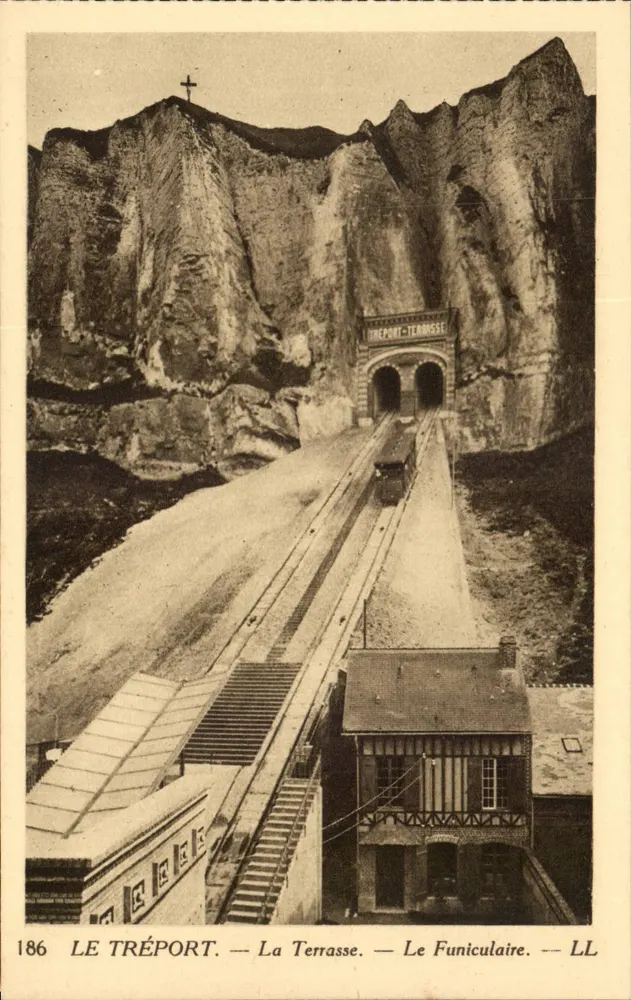 Le Tréport — A Terrasse — O Funicular — LL - Frente