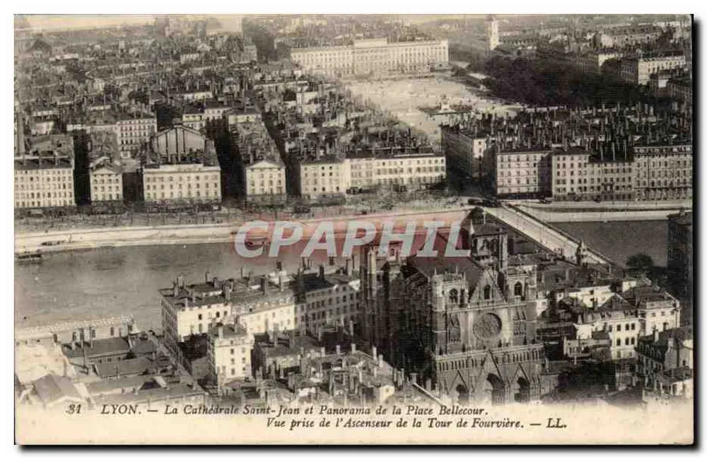 LYON — Kathedrale Saint-Jean und Panorama der Place Bellecour — Aufnahme vom Aufzug der Fourvière-Turm — LL. - Vorderseite