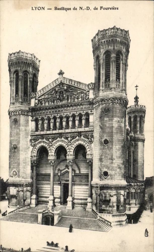 LYON — Basílica de N.-D. de Fourvière - Frente