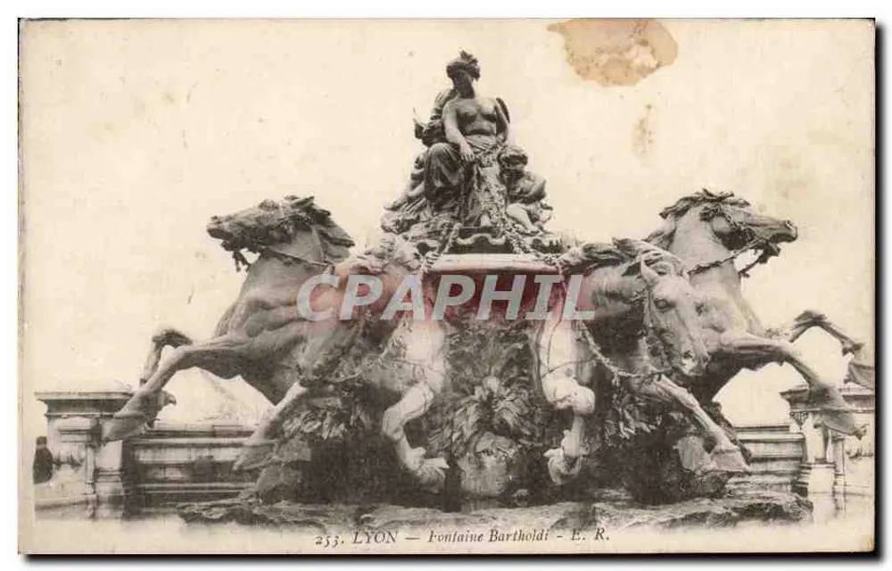 Lyon — Fonte Bartholdi — E. R. n°253 - Frente