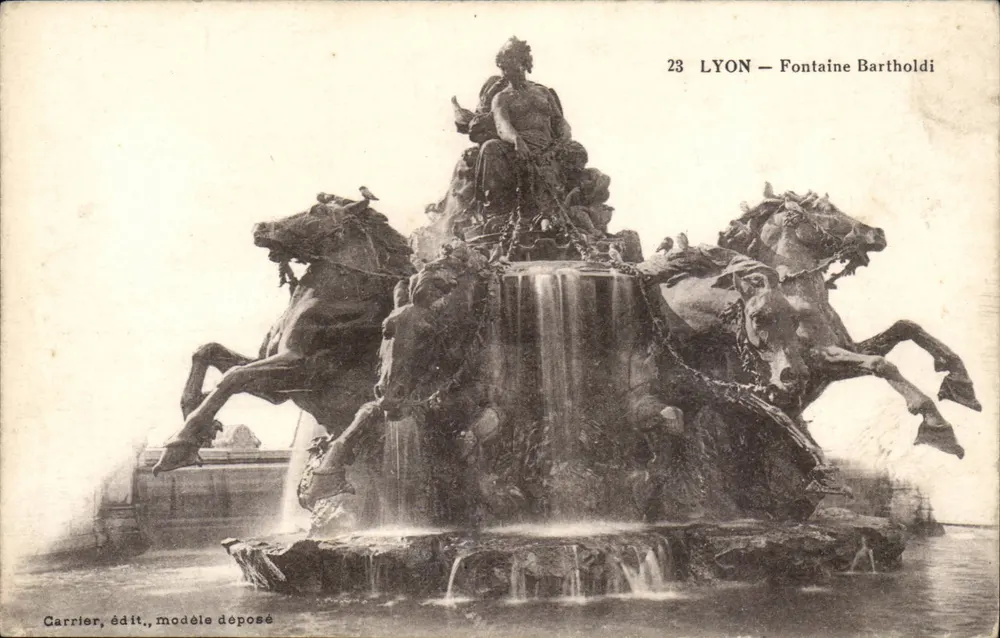 LYON — Fontaine Bartholdi — Carrier, editor, modelo depositado - Frente