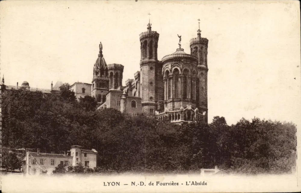 LYON — N.-D. de Fourvière — A Abside - Frente