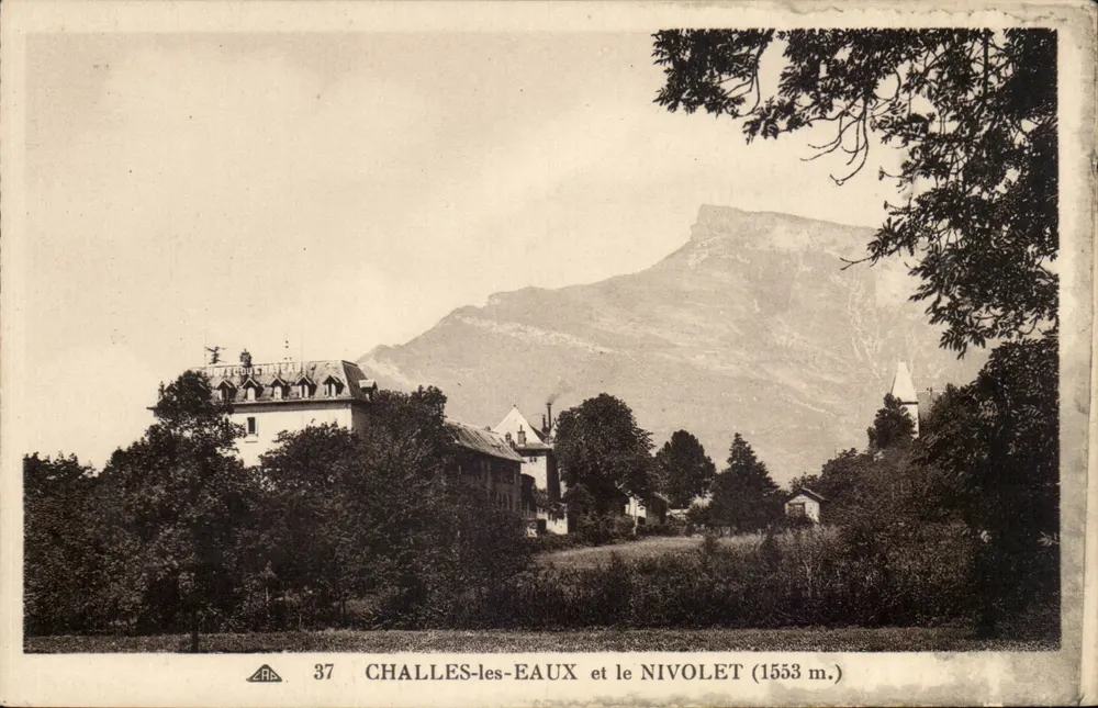 चाल्स-लेज-एऊज़ और निवोलेट (1553 मीटर) — पैनोरामिक झलक — सी.डी. आर्ट्स फोटोमेकैनिक, स्ट्रासबर्ग - आगे