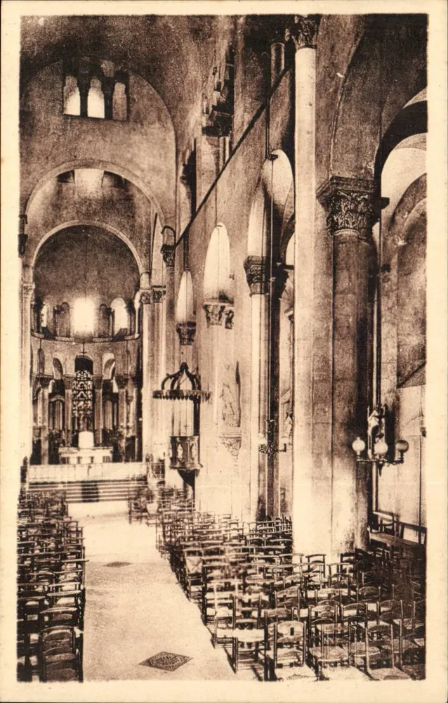 Nave der Kirche Notre-Dame-du-Port — Clermont-Ferrand — Imp. Levy, Paris - Vorderseite