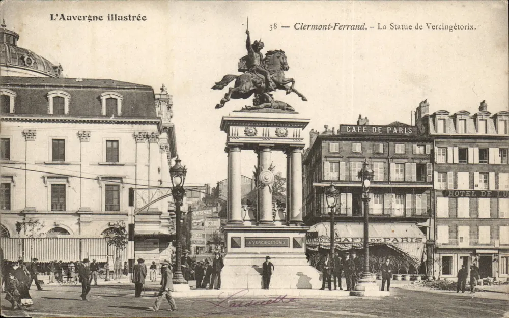 Clermont-Ferrand — A Estátua de Vercingétorix — A Auvergne Ilustrada n°38 - Frente