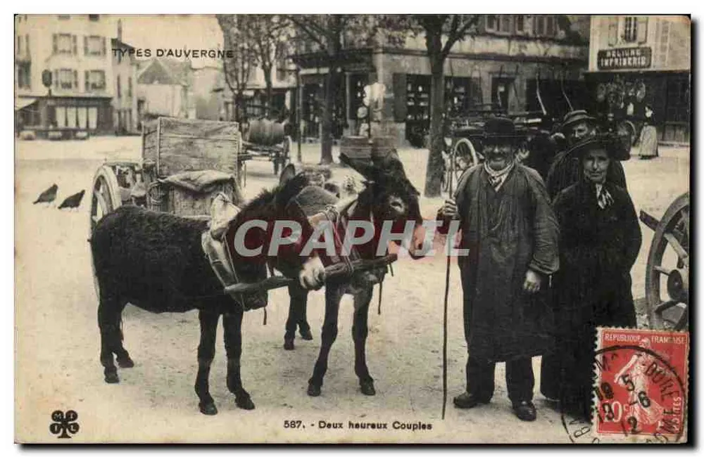 Zwei glückliche Paare — Typen der Auvergne, Nr. 587 — Verlag nicht sichtbar - Vorderseite