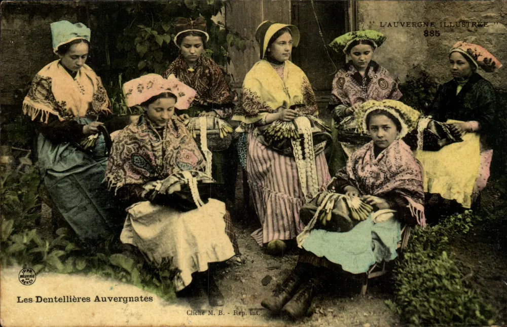 Die Auvergne-Denteller — L'Auvergne Illustrée n°885 — Chiche M. B. Rep. Int. - Vorderseite