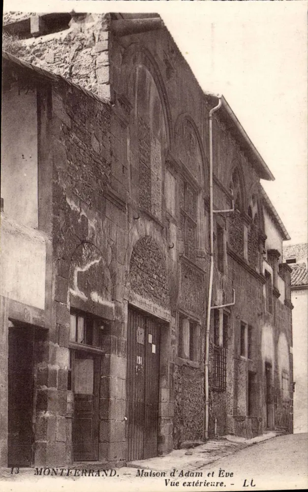 Montferrand — Haus von Adam und Eva — Aussicht von außen — LL - Vorderseite