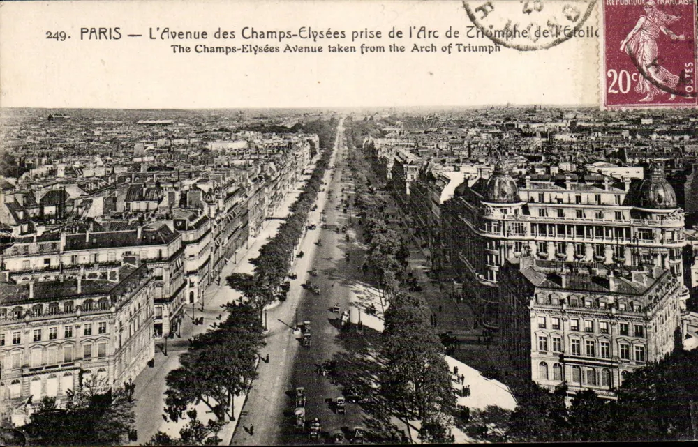 PARIS — Die Avenue des Champs-Élysées von der Arc de Triomphe de l'Étoile — Les Éditions Artistiques - Vorderseite