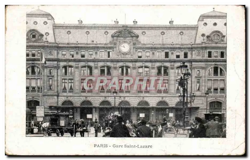 PARIS - Estação Saint-Lazare — vista do edifício com relógio e circulação — editor não identificado - Frente